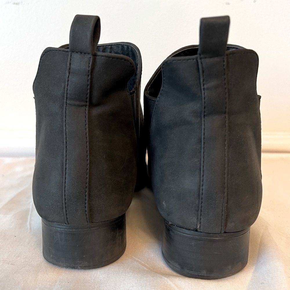 Restricted women’s Grey heel ankle boots size 8.5 - Picture 11 of 15
